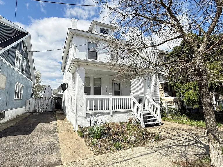 2030 Liberty St — Photo 25