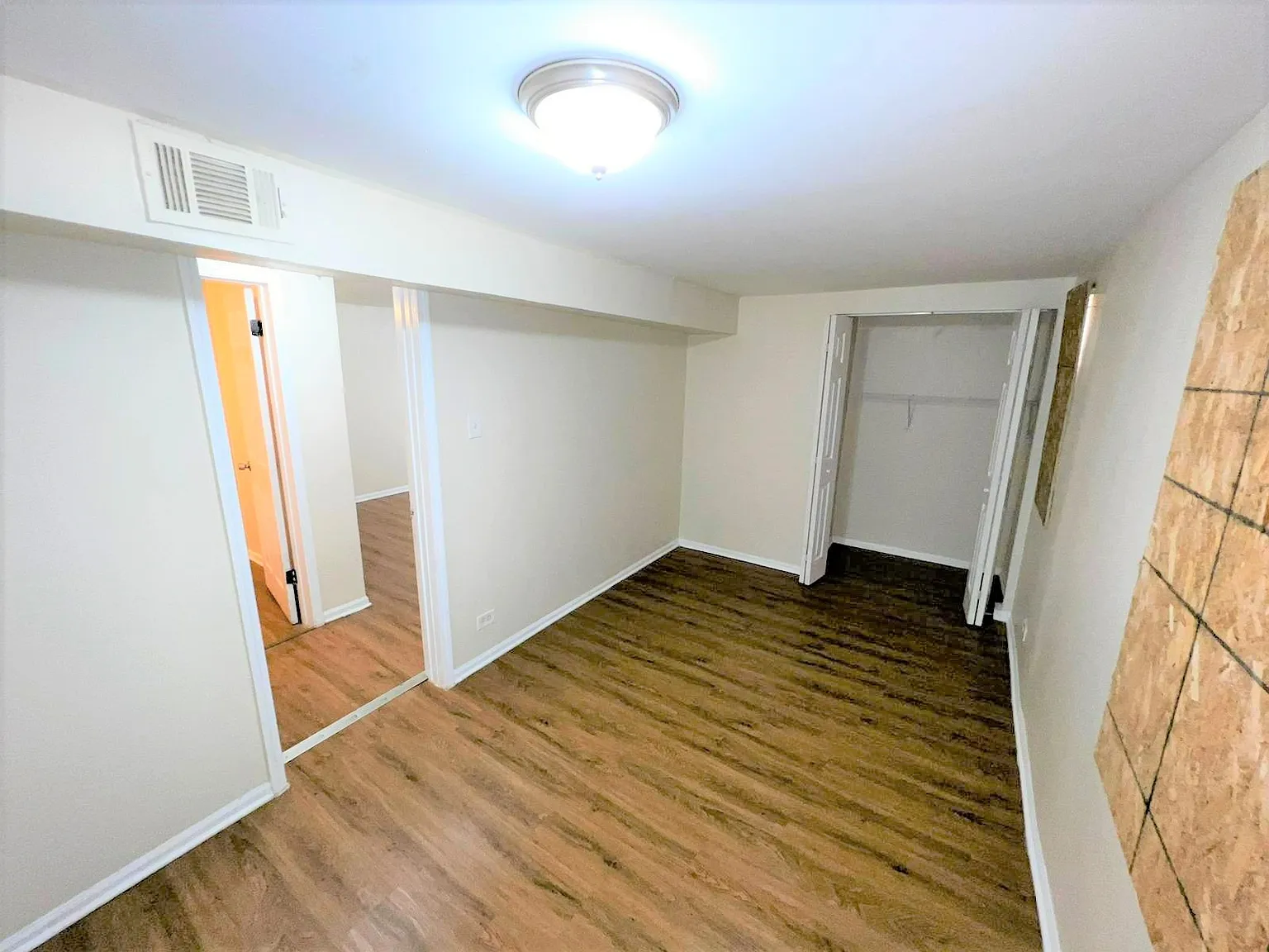 2 bed, 900 sqft, $1,400 — Photo 2