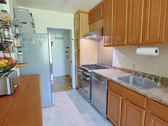 4th image of 5730 Mosholu Ave APT 2B