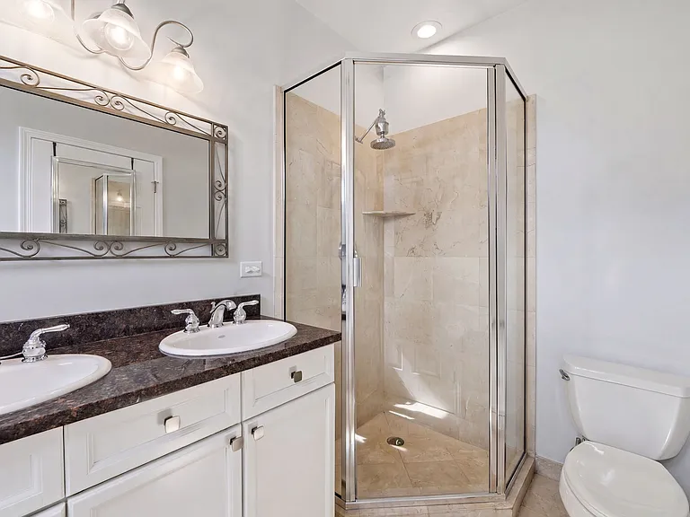 814 W Hubbard St #4 — Photo 16