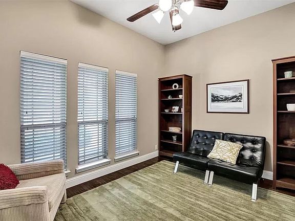 3rd image of 1705 Grady Ln