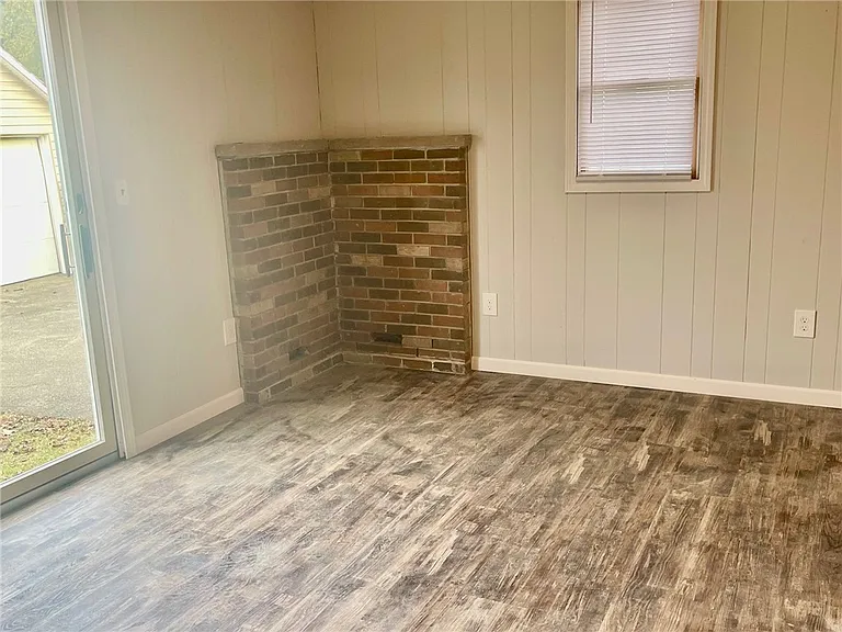 223 E Filbert St — Photo 14