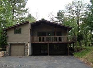 220A Rabbit Ct, Bushkill, PA 18324