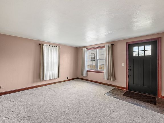 3rd image of 839 Grace St