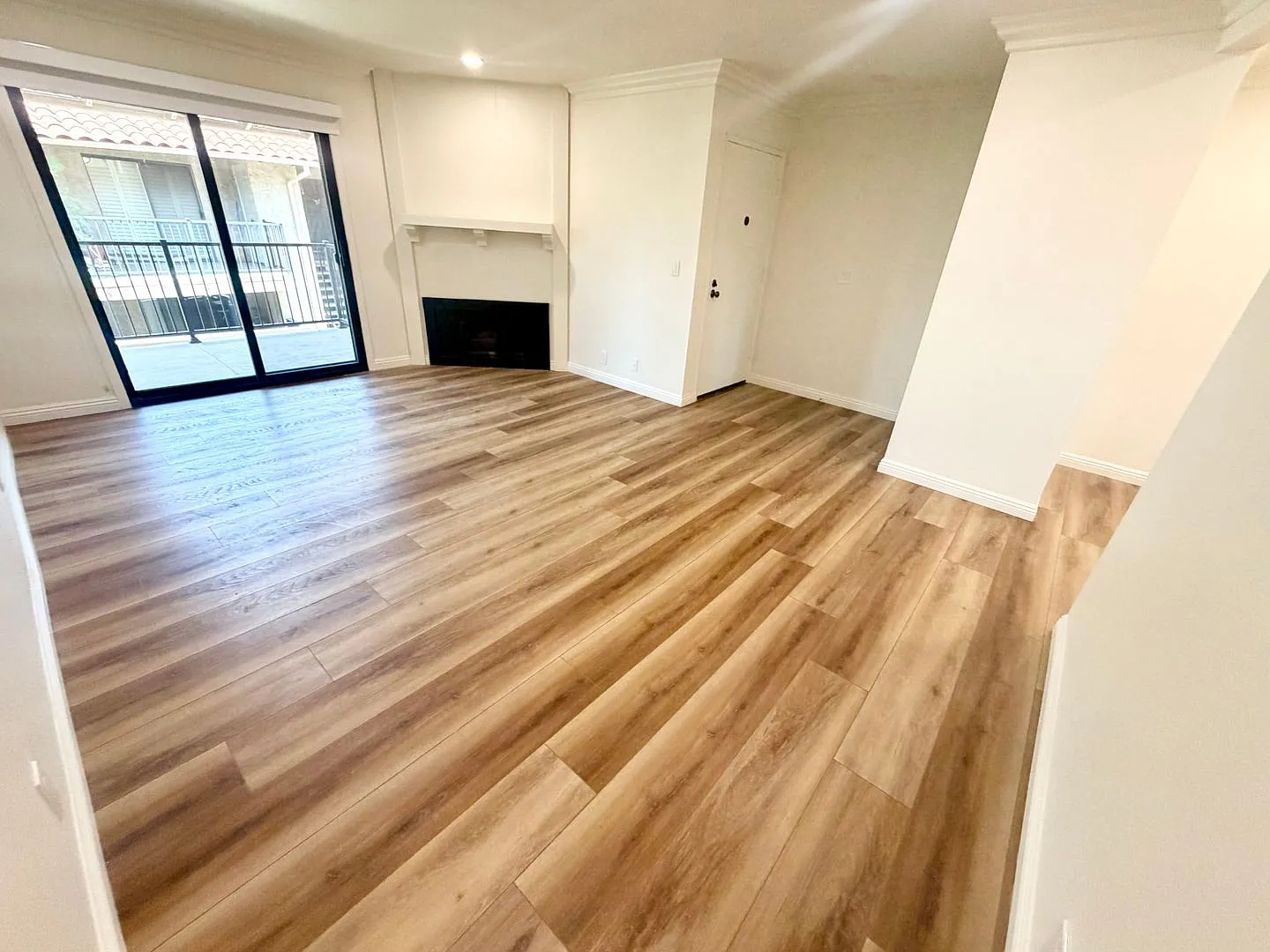 Beautifully Updated 2 Bed, 2 Bath Condo in Pasadena — Photo 2