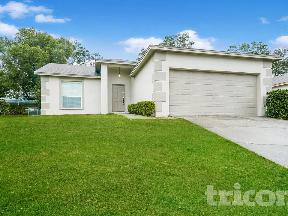 7833 Manor Dr