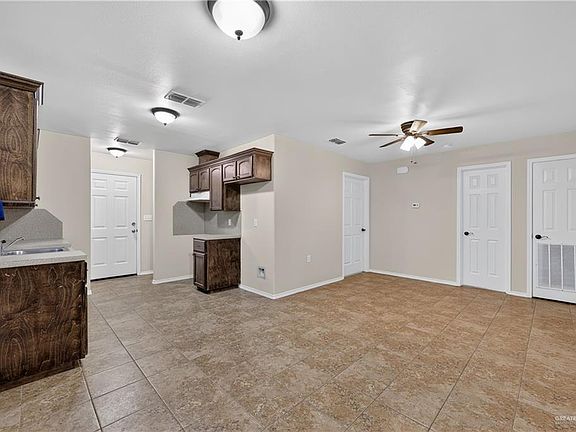 4th image of 919 Rankin St