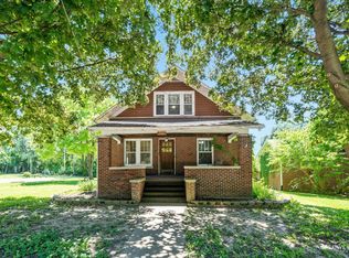 525 Gates Ave, Aurora, IL 60505