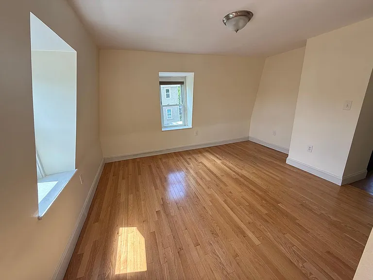 Livingroom unfurnished