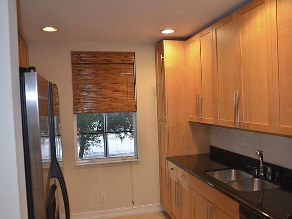 3rd image of 747 North St