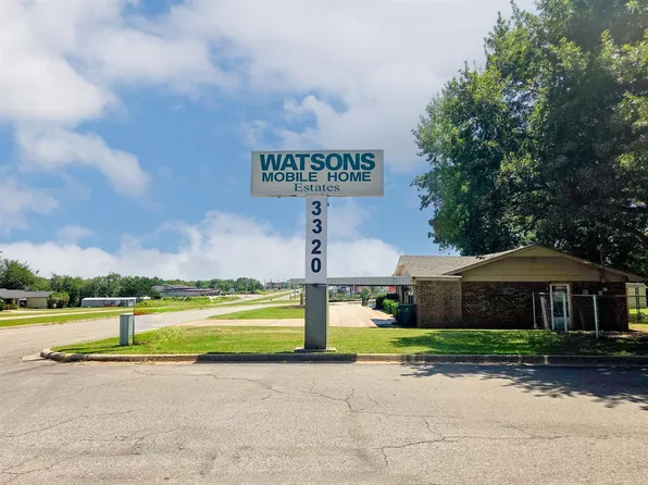 60 Parkway Dr, Chickasha, OK 73018