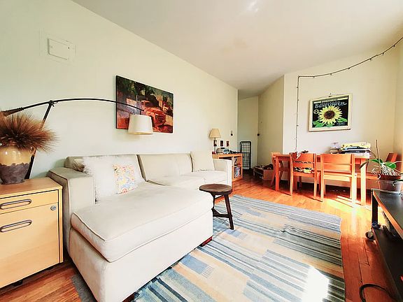 4th image of 285 15th St APT 3A