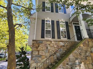5058 Minda Ct, Alexandria, VA 22304