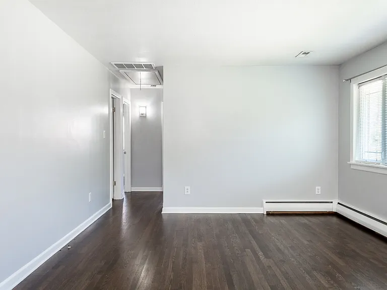 409 Seabury Ave — Photo 18