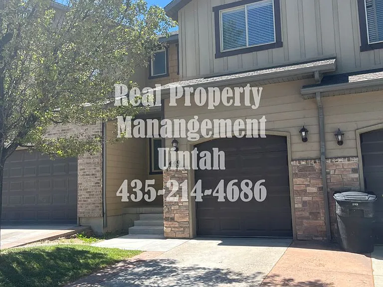 449 E Red Fox Ln — Photo 1