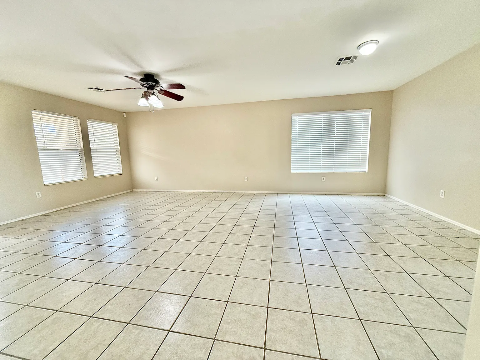Fabulous 3-Bedroom home For Rent!! — Photo 3