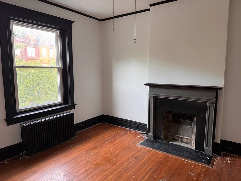 1013 W Franklin St #1 — Photo 1