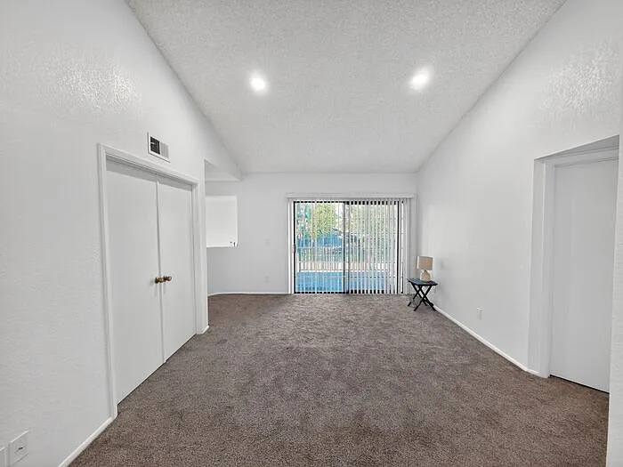 1905 E University Dr #219-E — Photo 9