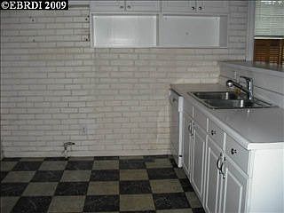 2nd image of 2160 James St