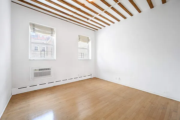 Sold by Sotheby's International Realty | media 22