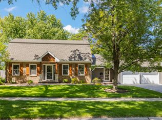 105 Thrush Ln, Naperville, IL 60540