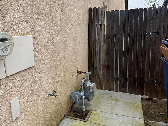 5th image of 207 Riesling Vines St