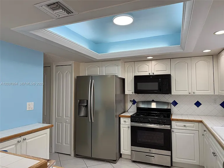 10532 SW 112th Ave — Photo 3