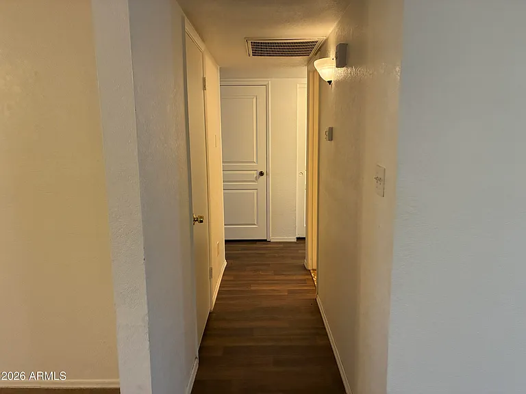 602 W Wickieup Ln — Photo 12