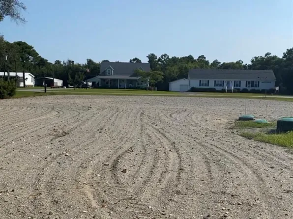 108 Clara Xrds, Harkers Island, NC 28531