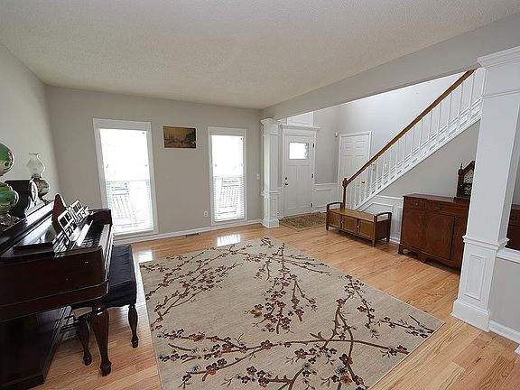 4th image of 5003 Bridgewood Dr