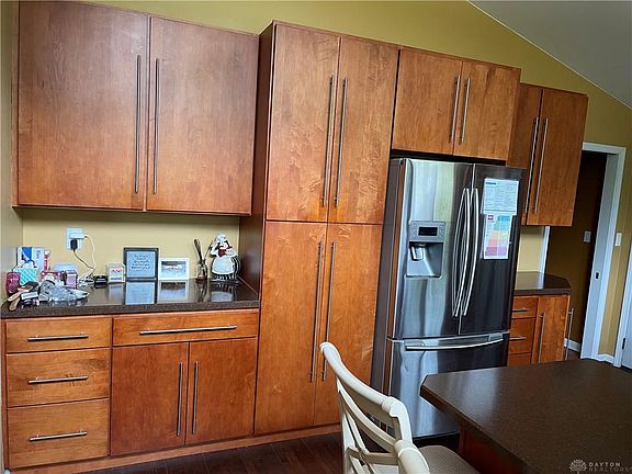 3rd image of 150 W Woodbury Dr