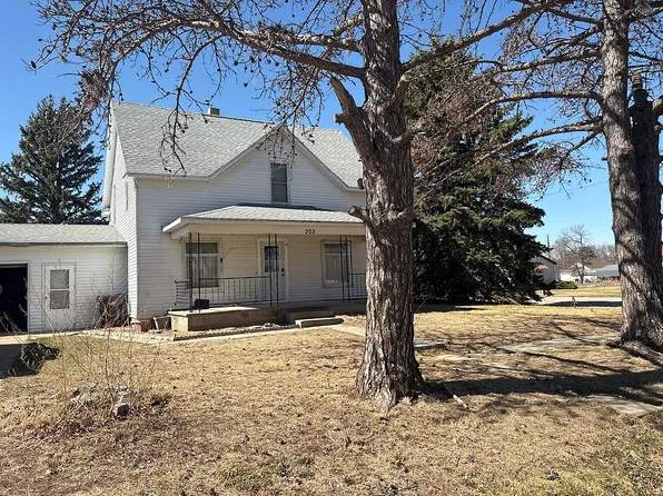 302 S 1st St, Plainview, NE 68769