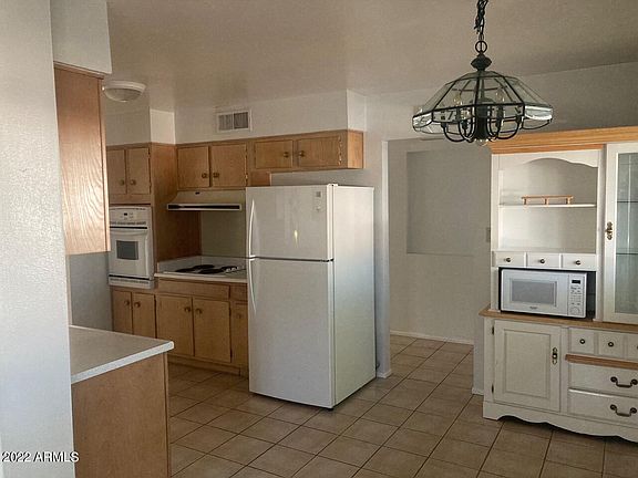 5th image of 1518 N McAllister Ave