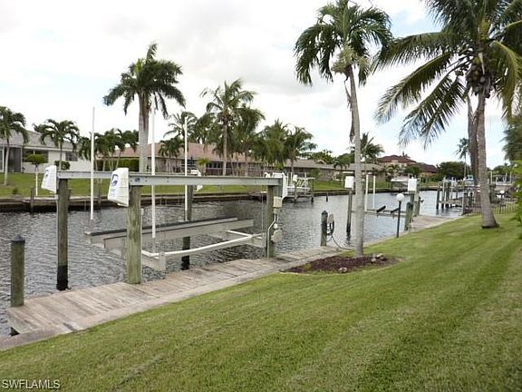 3rd image of 9831 Cypress Lake Dr
