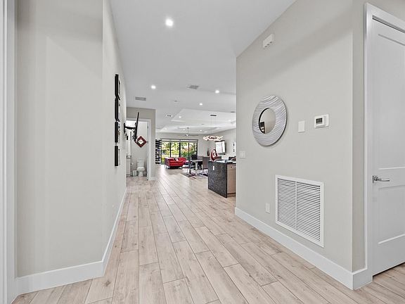 5th image of 3069 Bellflower Circle