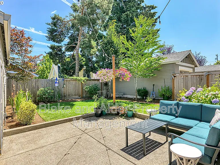 3938 NE 66th Ave — Photo 27