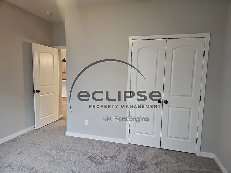 529 Washington Ave — Photo 6