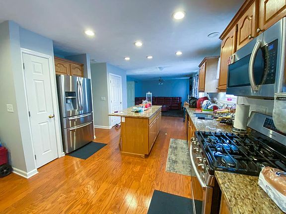 5th image of 19 Breckenwood Ct