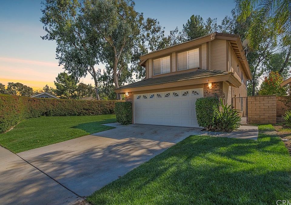 1st image of 3259 Oakridge Dr