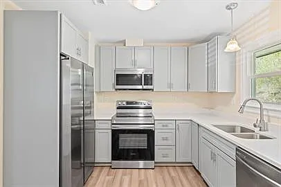 613 Grantland Dr — Photo 5
