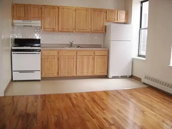 858 Southern Boulevard image 1 of 2