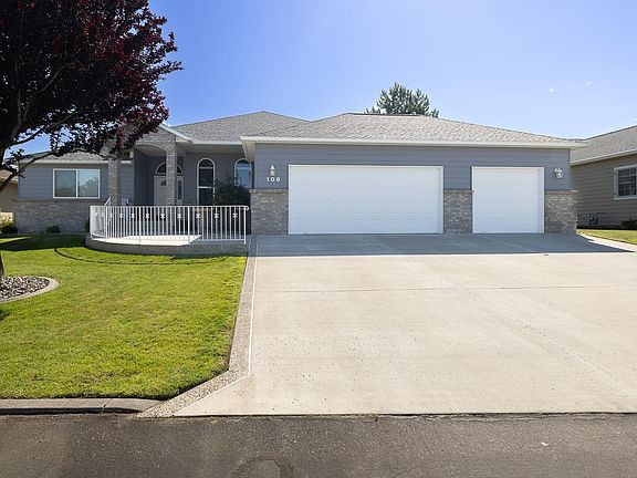 2nd image of 109 Berkshire Ln