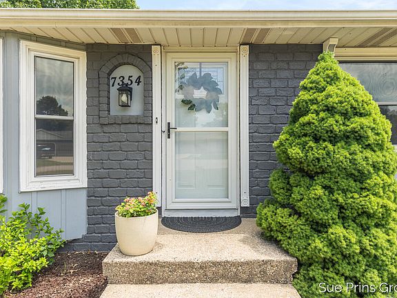 4th image of 7354 S Garden Ct