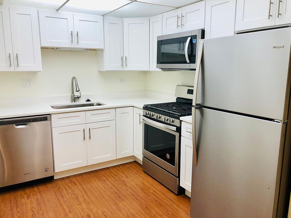 2BR, 2BA - Updated Kitchen
