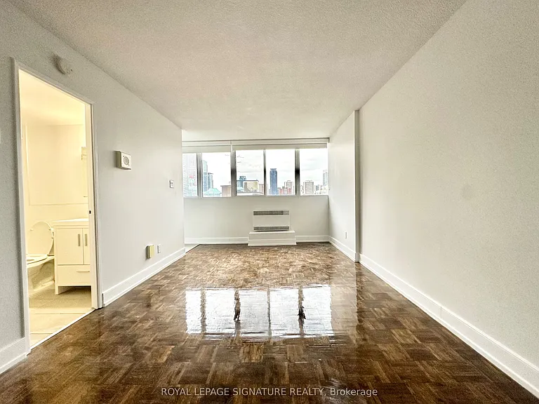 33 Isabella St #1413 — Photo 1