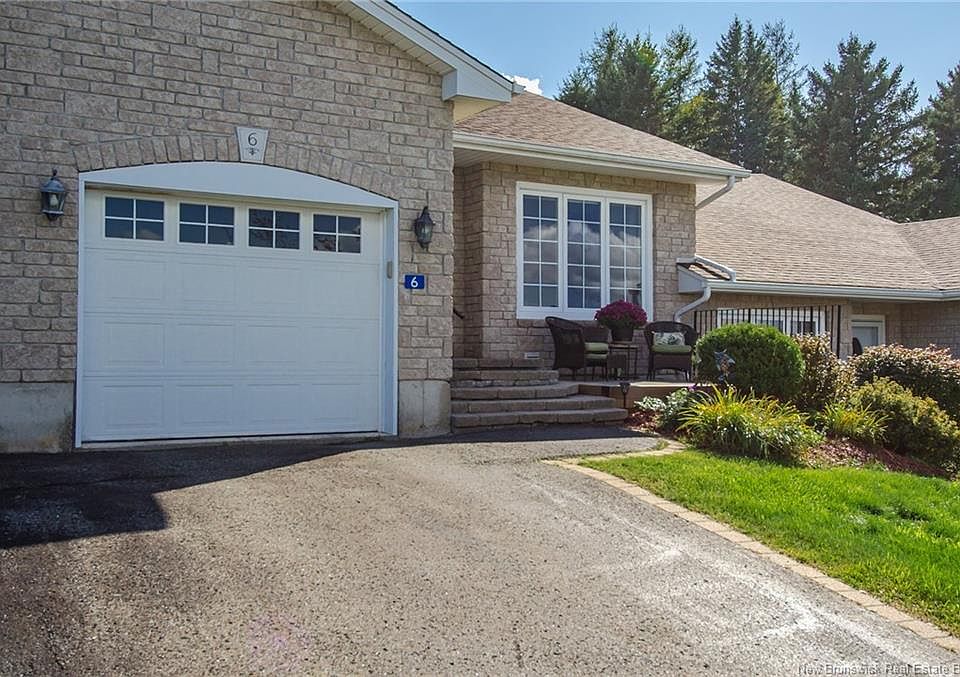 1st image of 6 Mapleview Dr