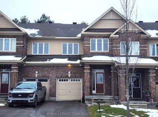 209 Hartsmere Dr, Ottawa, ON K2S 0X8