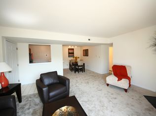 1100 Bonhomme Lake Dr APT J, Saint Louis, MO 63132