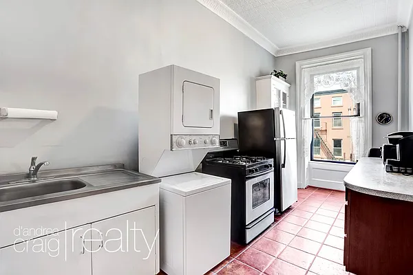 Sold by D'Andrea Craig Realty | media 14