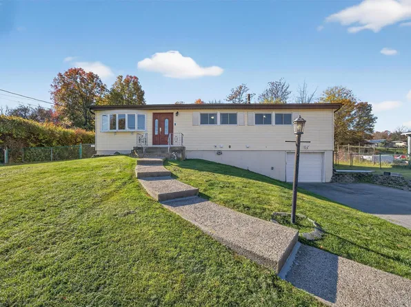 27 Cherrywood Drive, Goshen, NY 10924